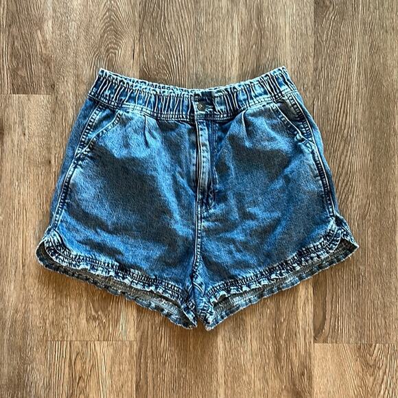 American Eagle High Waist Mom Shorts Size 4 Distressed Vintage Wash Ruffle Hem - Picture 1 of 8